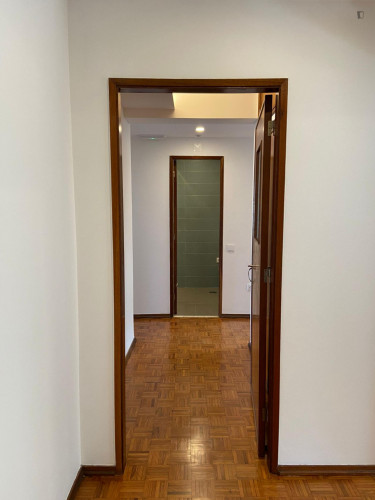 Pleasant double bedroom near Escola Superior de Educação  - Gallery -  5