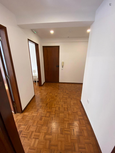 Pleasant double bedroom near Escola Superior de Educação