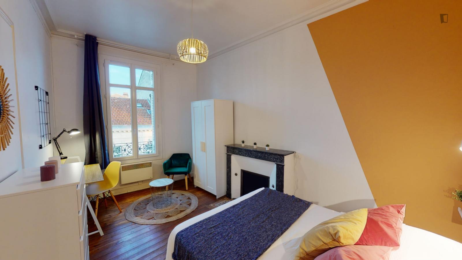  Double Bedroom In Saint Seurin - Fondaudège  -  Double bedroom in Saint Seurin - Fondaudège  - Gallery -  1