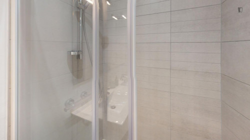 Enjoyable double bedroom in Hôtel de Ville - Quinconces