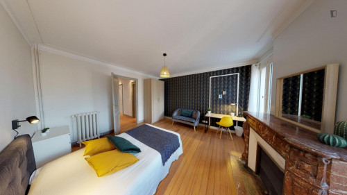 Lovely double bedroom in Hôtel de Ville - Quinconces