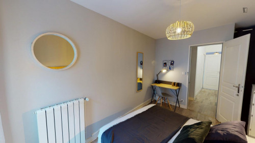 Great double bedroom in Capucins - Victoire