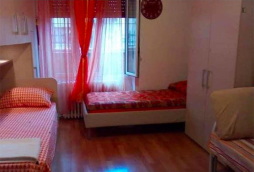Comfortable bed in a shared bedroom in Crescenzago Neighborhood - Gallery - 2