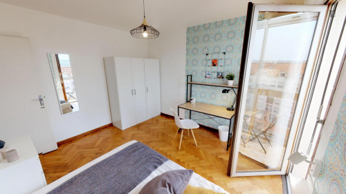 Modern double bedroom near Université Jean Moulin Lyon 3