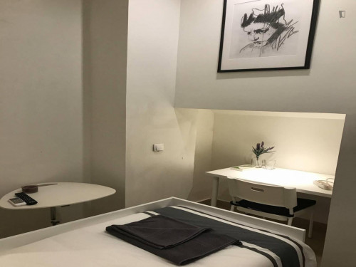 Inviting studio in Bairro Alto