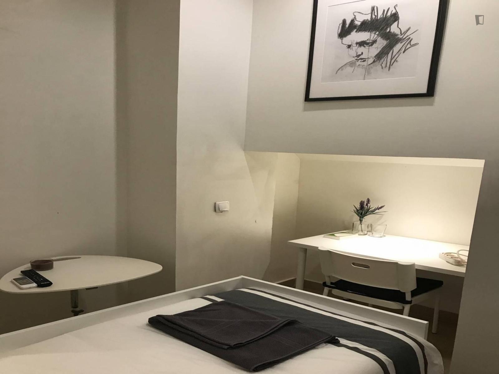 Inviting Studio In Bairro Alto - 1