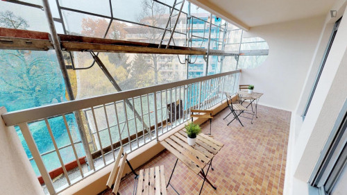 Nice double bedroom in Vaise
