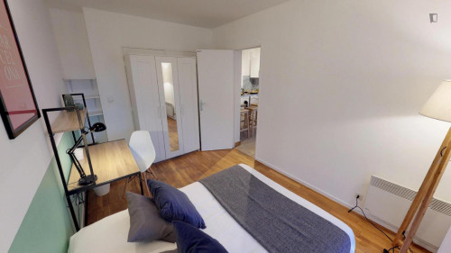 Nice double bedroom in Vaise