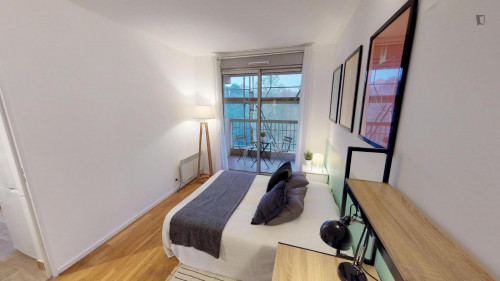 Nice double bedroom in Vaise