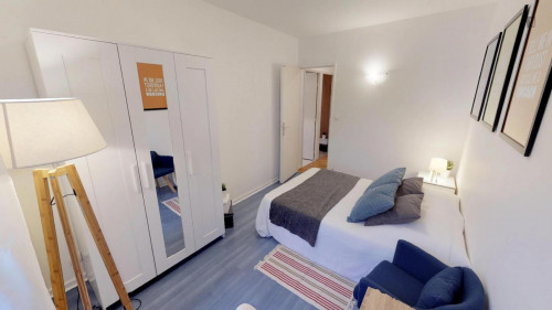 Lovely double bedroom in Vaise