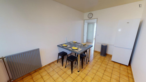 Inviting double bedroom in Antigone