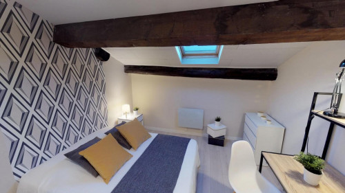 Lush double bedroom in Gambetta