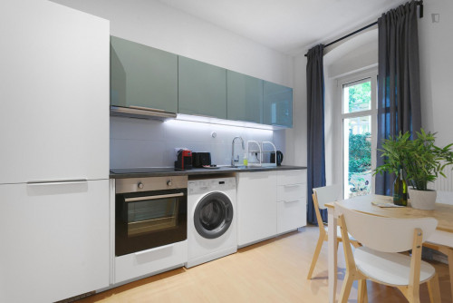 Large 1-bedroom apartment in Schöneberg