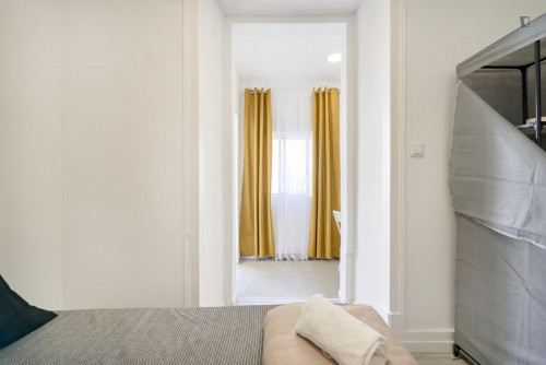 Shiny single bedroom in Arroios - Gallery - 5