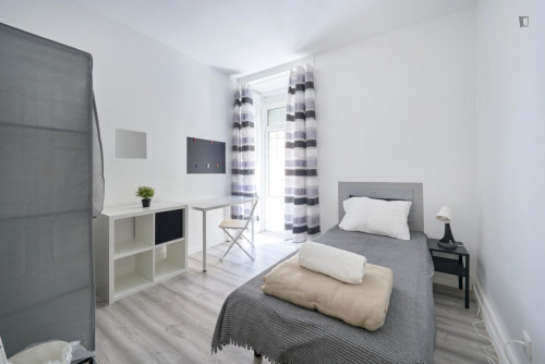 Admirable single bedroom in Arroios