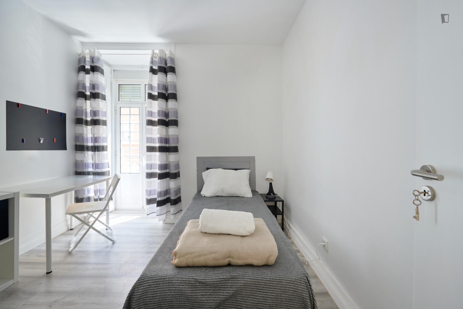 Admirable Single Bedroom In Arroios - 1