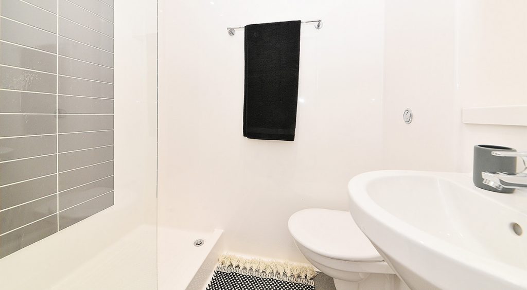 Classic En-Suite - 22