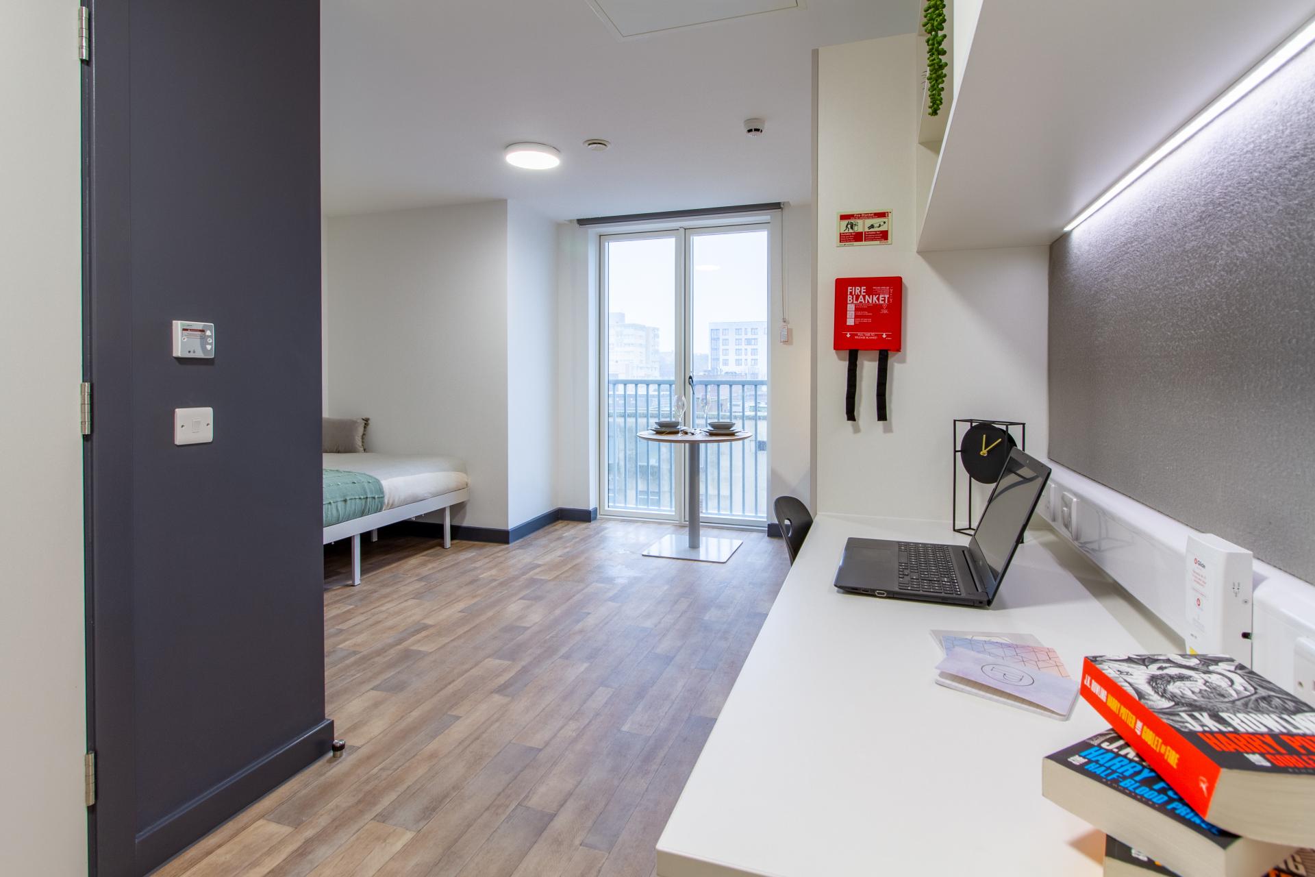 Executive Studio - Plymouth Cross House - Gallery - 21