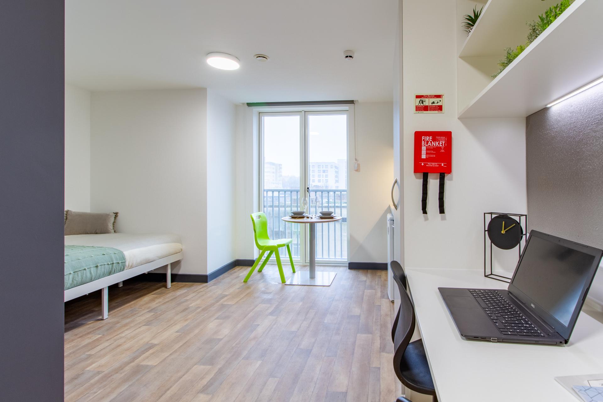 Executive Studio - Plymouth Cross House - Gallery - 16