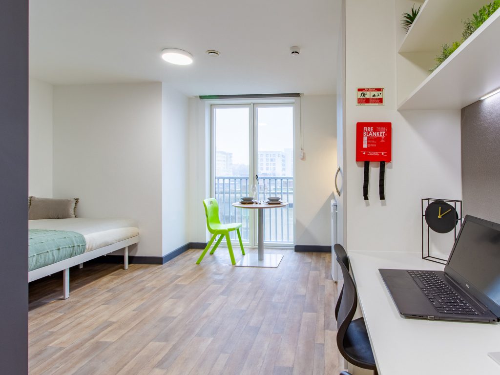  Deluxe Studio  -  Plymouth Cross House  - Gallery -  4