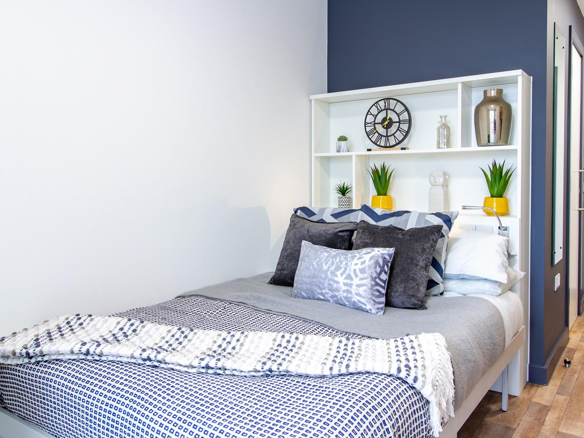 Bronze En-Suite - Plymouth Cross House - Gallery - 1