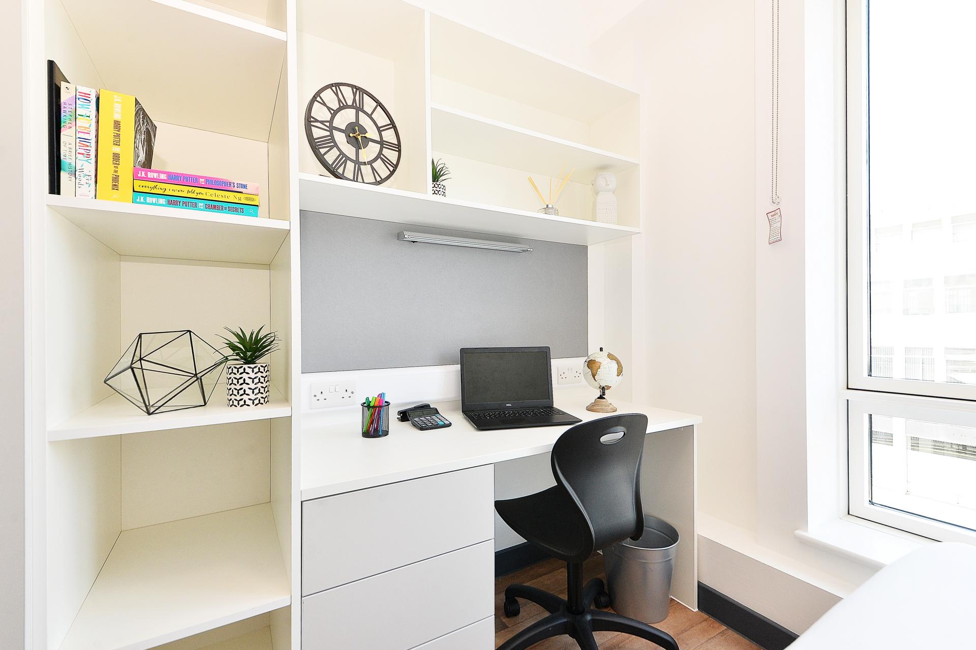  Silver En-Suite  -  Plymouth Cross House  - Gallery -  24