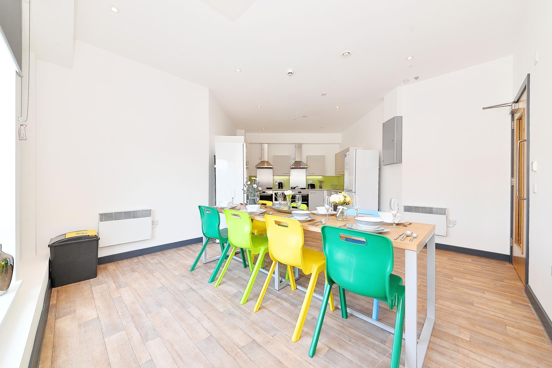  Silver En-Suite  -  Plymouth Cross House  - Gallery -  12