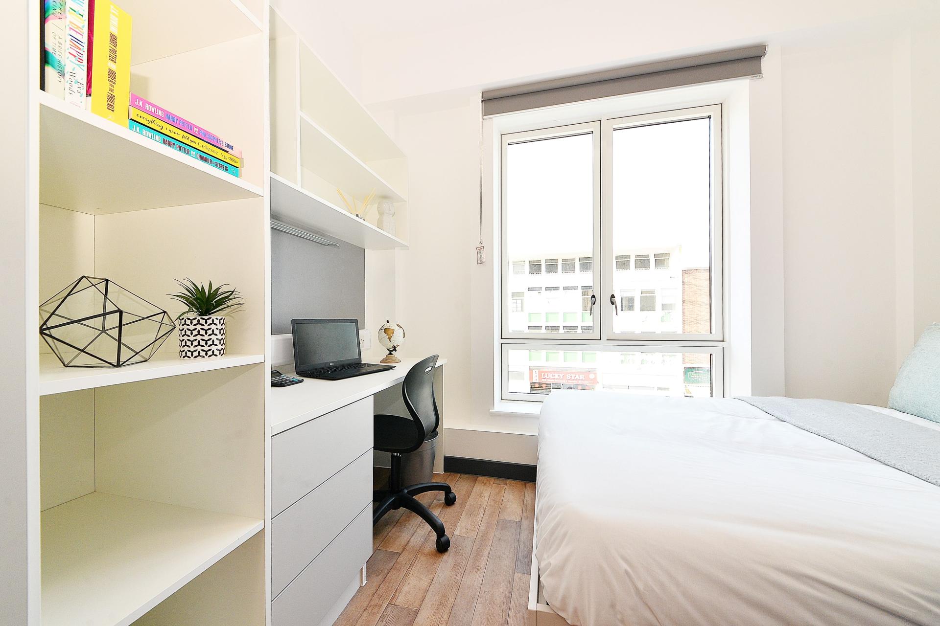 Silver En-Suite  -  Plymouth Cross House  - Gallery -  16