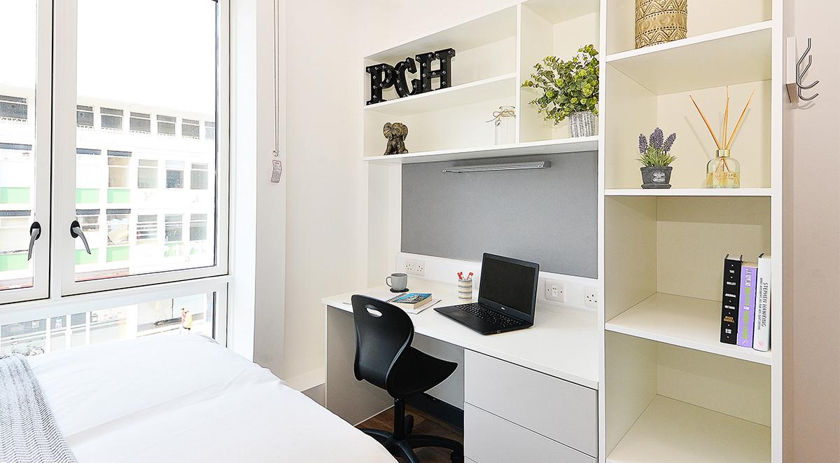  Silver En-Suite  -  Plymouth Cross House  - Gallery -  5