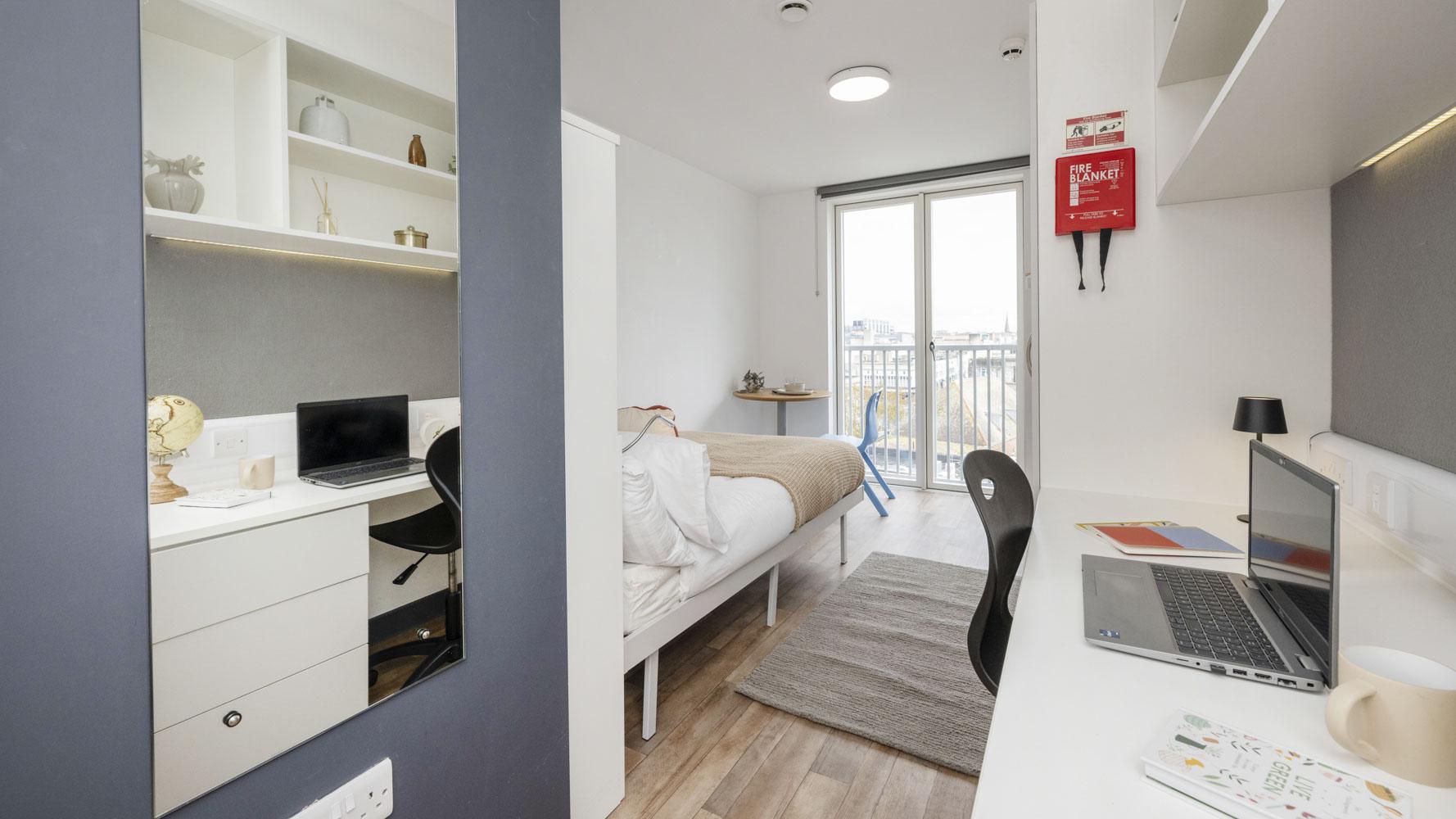 Gold En-Suite - 8