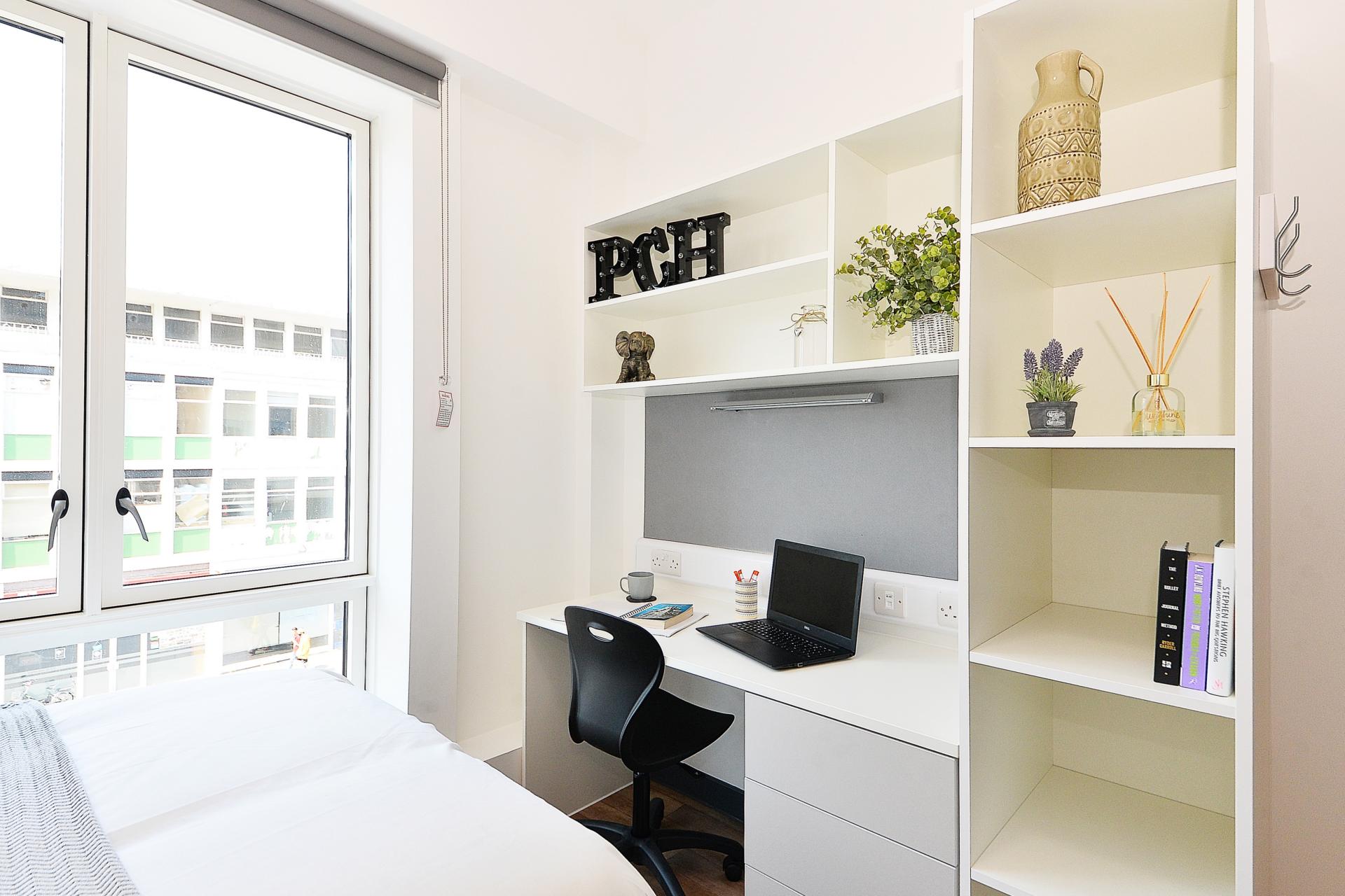 Gold En-Suite - 13