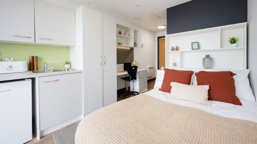 Gold En-Suite - 1