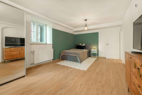 Modern double bedroom in Stuttgart