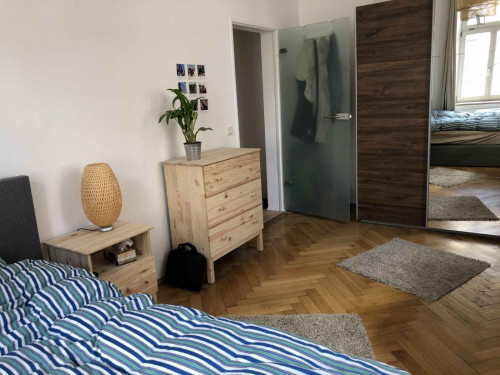 Modern double bedroom in Ludwigsvorstadt-Isarvorstad