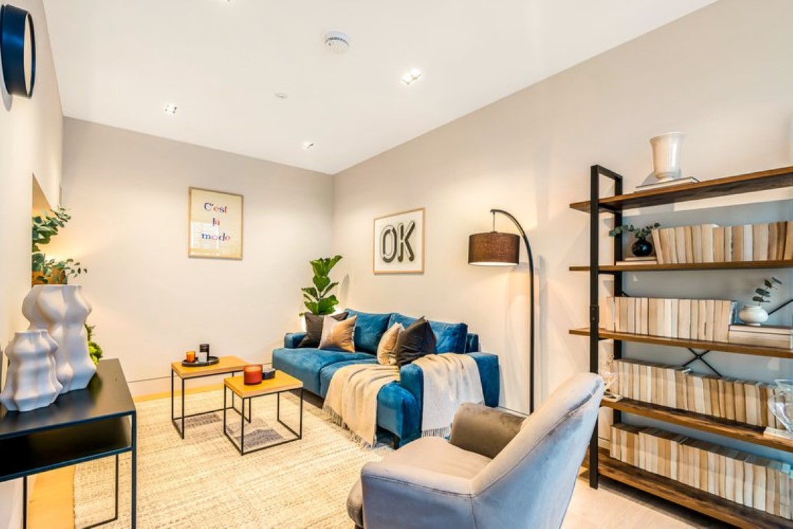  20 King’s Mews #2  -  King’s Mews  - Gallery -  19