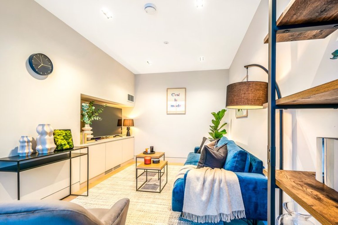  20 King’s Mews #2  -  King’s Mews  - Gallery -  11