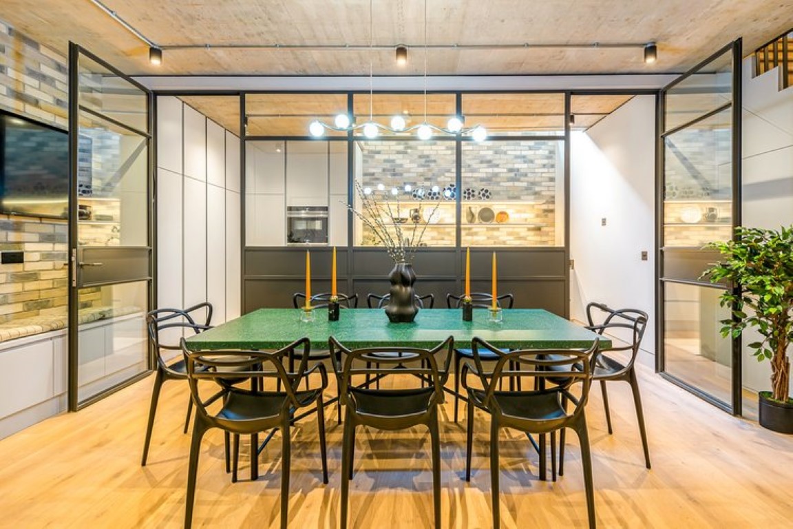  20 King’s Mews #2  -  King’s Mews  - Gallery -  12