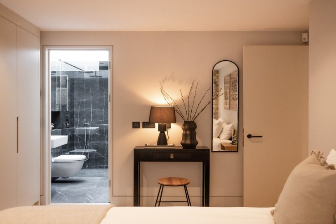  20 King’s Mews #7  -  King’s Mews  - Gallery -  6