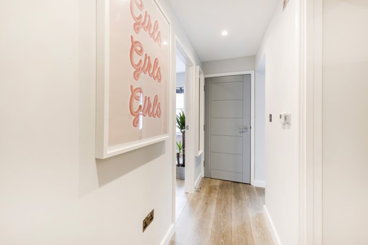  Wardour St #1 1 Bed Apartment  -  Chinatown Soho Apartments (Wardour Street)  - Gallery -  2