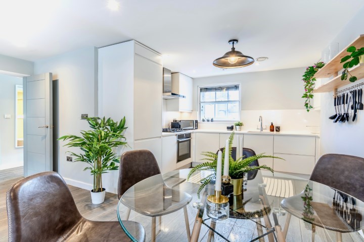  Wardour St #3 2 Bed Penthouse  -  Chinatown Soho Apartments (Wardour Street)  - Gallery -  4