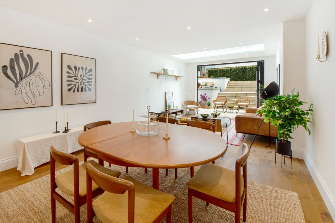 3 Bedrooms, 3 Bathrooms - 9