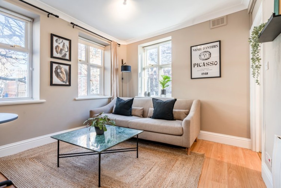 One Bed Apartment  -  Endell Street  - Gallery -  3