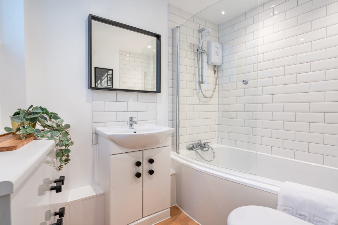  One Bed Apartment  -  Endell Street  - Gallery -  4