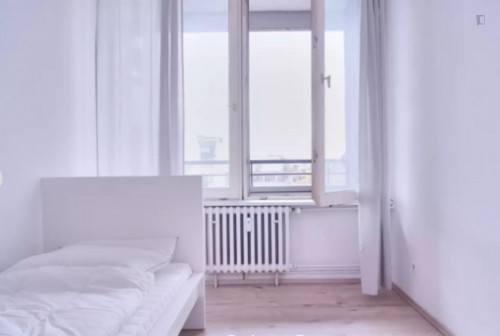 Neat and cosy single bedroom in Charlottenburg