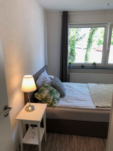 Comfortable double bedroom in Stuttgart