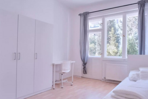 Cool single bedroom in a 3-bedroom apartment near U Grenzallee (Berlin) transport stop - Gallery - 19