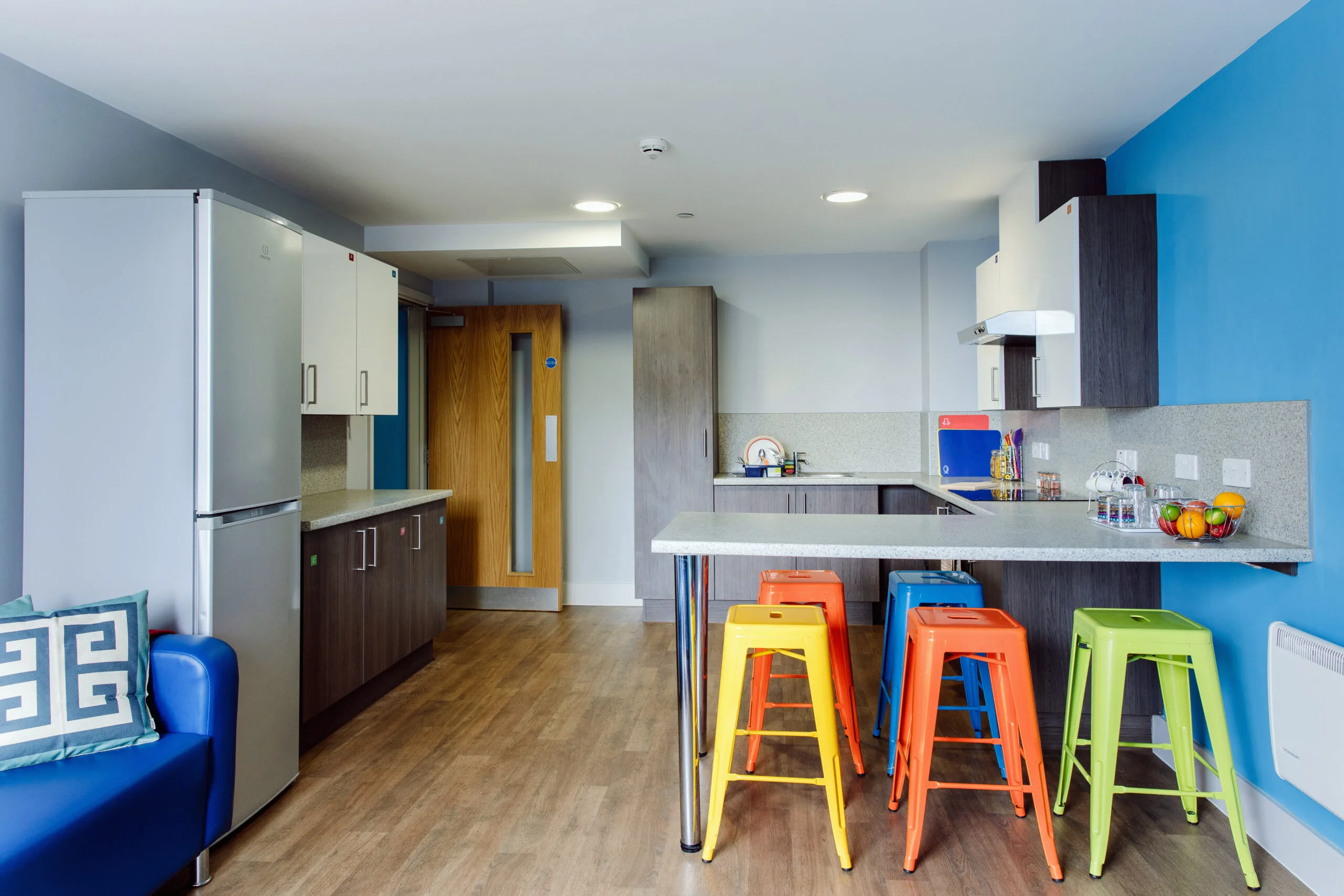 Ensuite With Wet Room - Kaplan Living Bournemouth - Gallery - 2