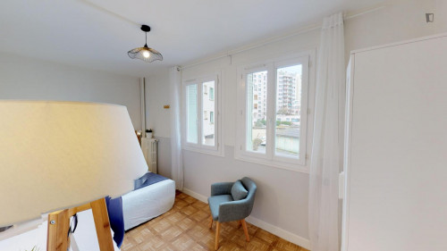 Cool double bedroom in a 4-bedroom apartment near Universidad de Toulouse I Capitole