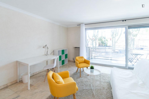 Gorgeous double bedroom with balcony in Compans - Gallery - 6