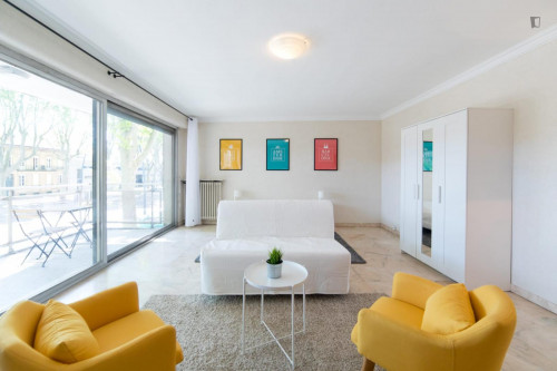 Gorgeous double bedroom with balcony in Compans - Gallery - 5